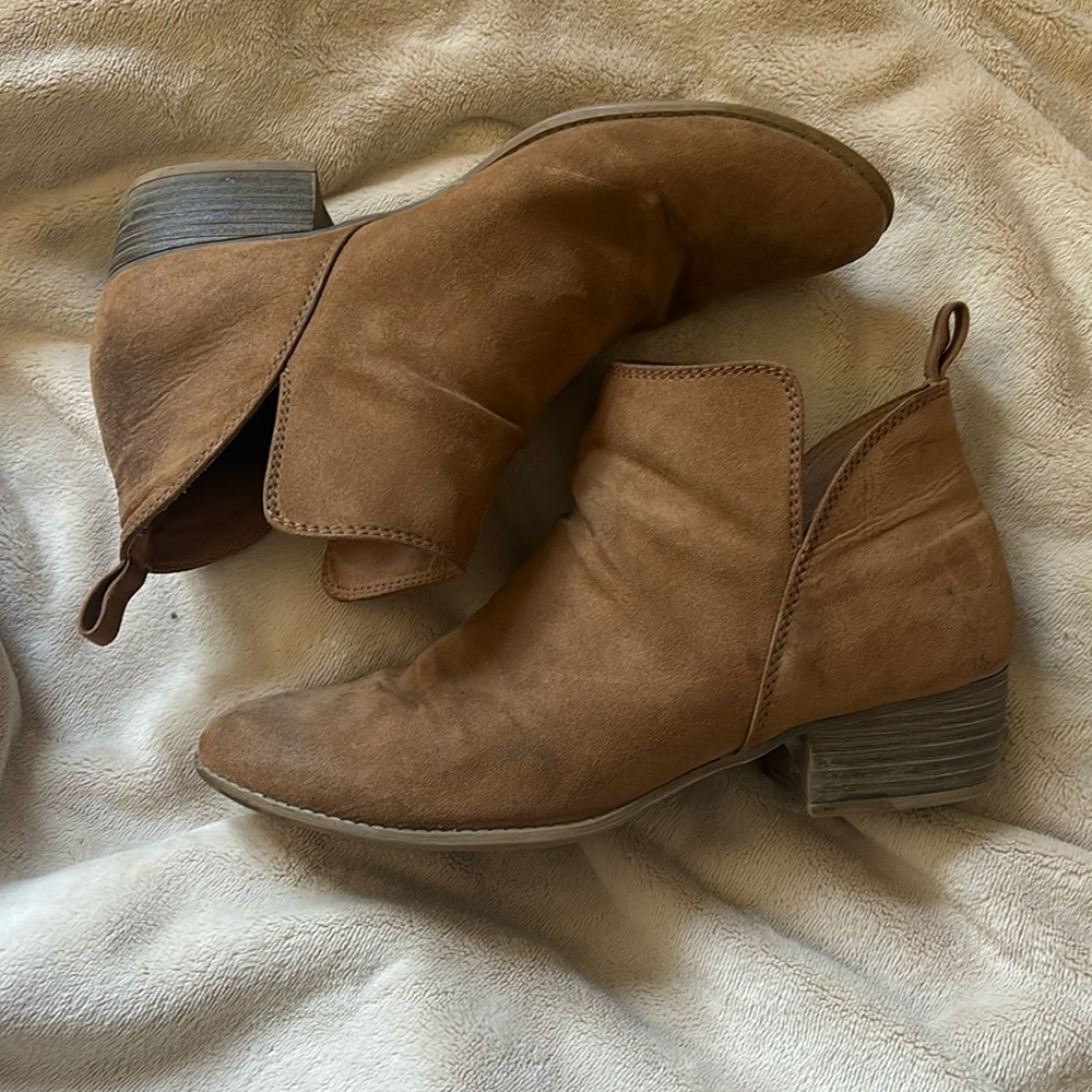 Massini light brown ankle booties